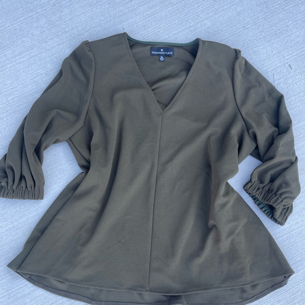Women's Pomander Place Olive Green V-Neck Top